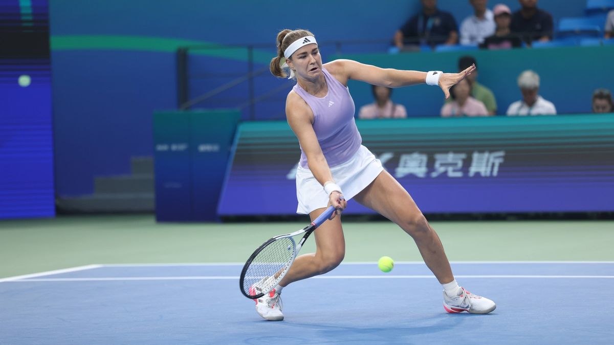 Muchová chce navázat na skalp Vondroušové. V Číně hraje proti Rusce